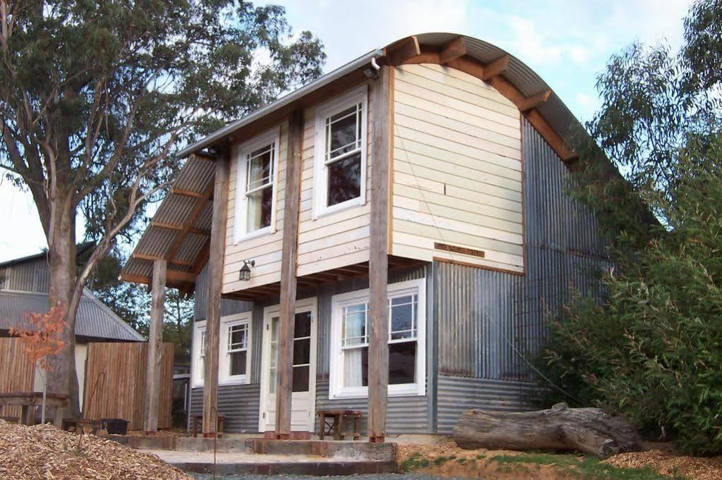 Old Leura Dairy Hotel Bagian luar foto